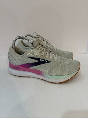 Brooks Ghost size 7